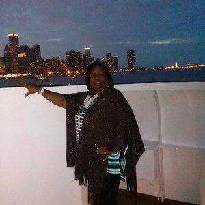 Meet your Posher, Delois